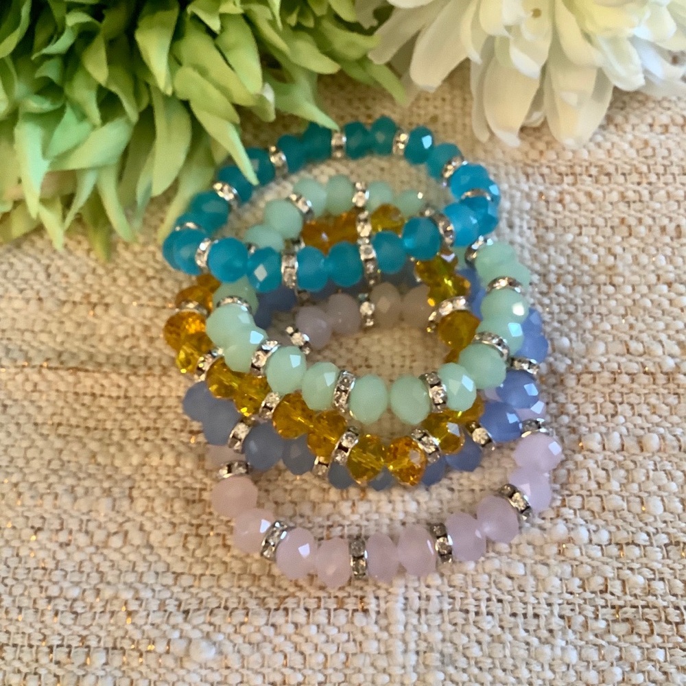 Set of 5 different colors stretch bracelet. - Picture 2 of 4